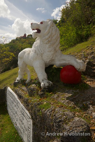 0409_40D_7345.jpg - The lion statue at Gun Hill, with the signal station in the background