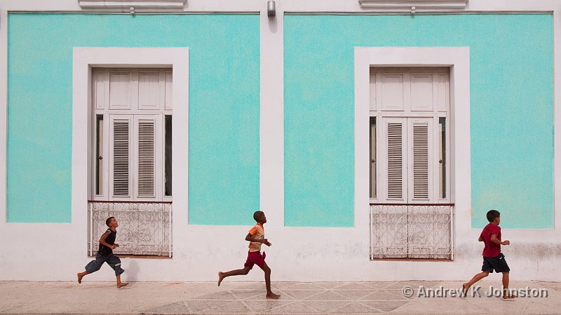 1110_7D_3648_v2.jpg - Three youngsters in Cienfuegos