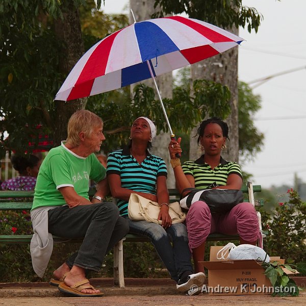 1110_7D_3199.jpg - Waiting for the bus home, Vinales