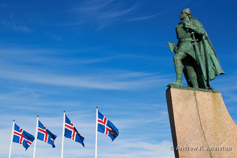 0811_7D_6608.jpg - Statue of Lief Erikson outside the Halgrimskjirk