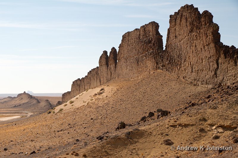 1012_7D_1771.jpg - The long ridge down from Shiprock, New Mexico