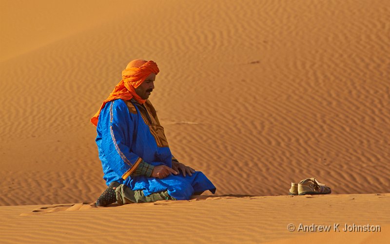 1113_7D_5767.jpg - Berber at prayer, Erg Chebbi