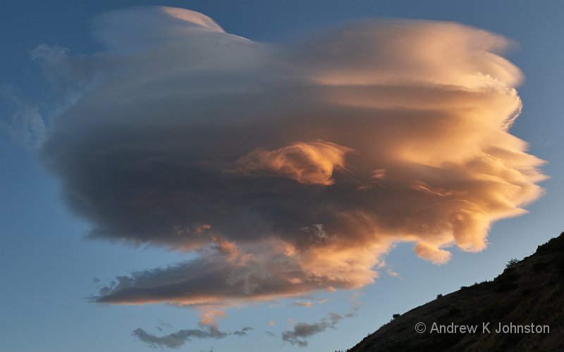 230221_G9_1068694.jpg - Lenticular cloud above the Puente Weber