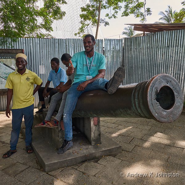 231203_G9ii_1000340.jpg - Local lads outside the House of Wonders