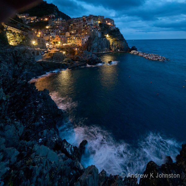 240925_G9ii_1006270.jpg - Manarolo blue hour - 2s hand-held image!