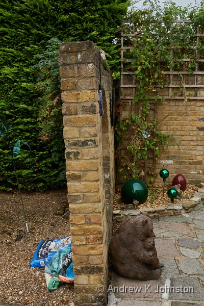 250816_Rx100vii_03999.jpg - The Leaning Wall of Effingham